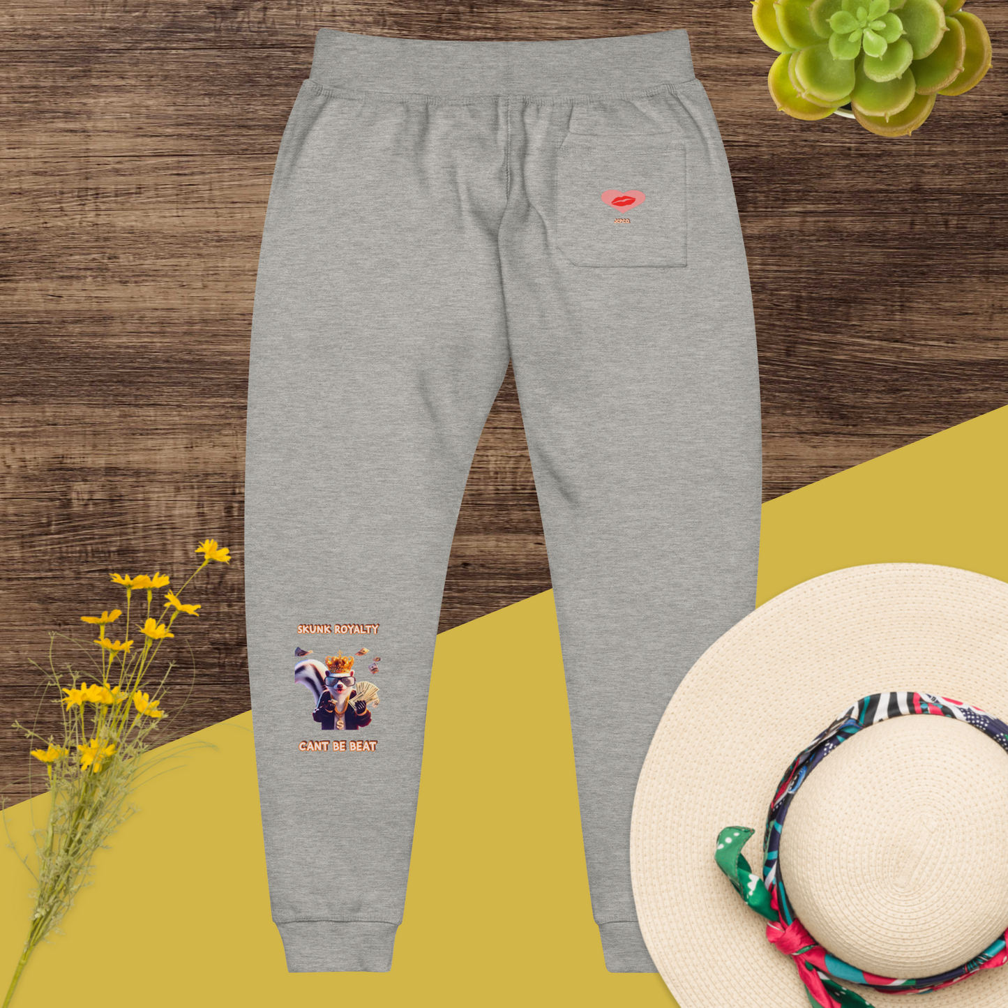 👑Skunk Swagger 🦨Skunk Royalty Can't Be Beat Aromas Crowned💎Unisex fleece sweatpants👖
