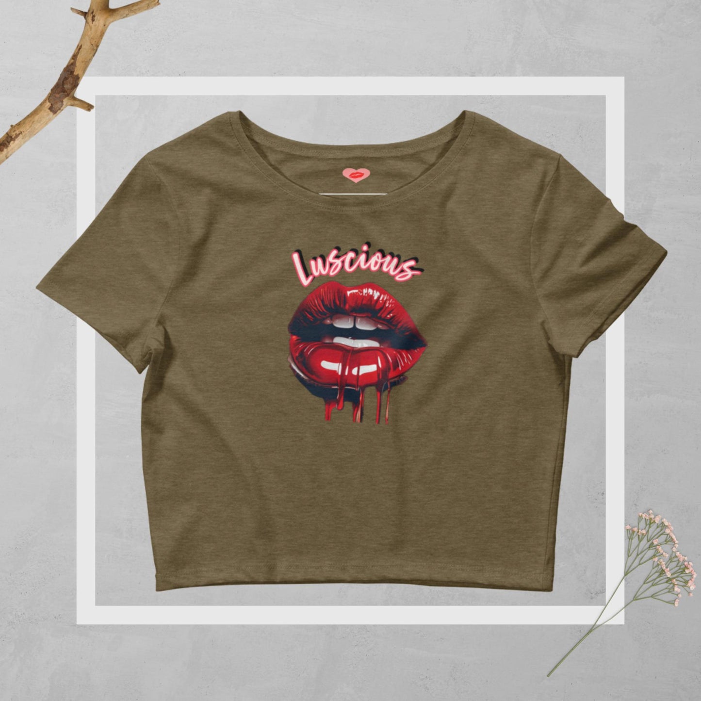 💕Women’s Luscious Lips Luxe Crop Tee👚